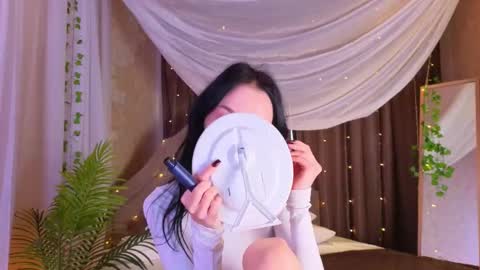 holly_berryy_ online show from 09.19.25