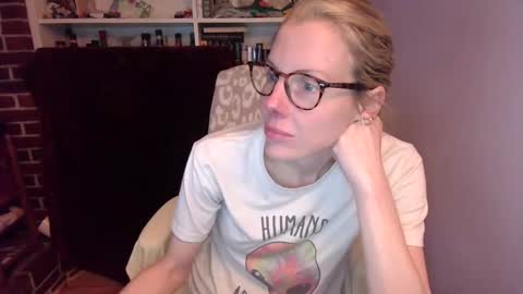 holly_bourbon online show from 03.10.26