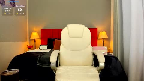 Holly Madisson online show from 11.16.25