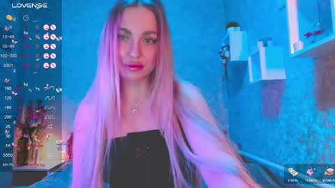 holly_molly8 online show from 01.01.25