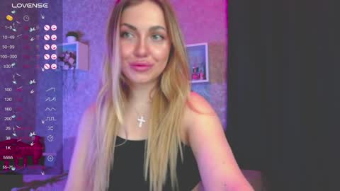 holly_molly8 online show from 01.15.25