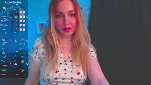 holly_molly8 online show from 01.21.25