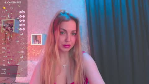 holly_molly8 online show from 01.22.25