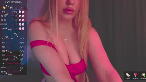 holly_molly8 online show from 01.26.25