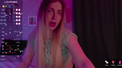 holly_molly8 online show from 02.08.25