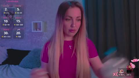 holly_molly8 online show from 02.12.25