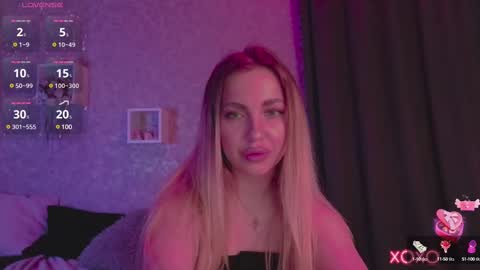 holly_molly8 online show from 02.12.25