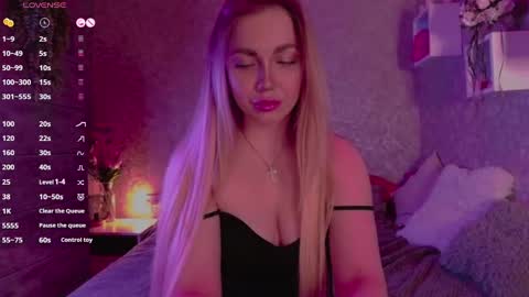 holly_molly8 online show from 03.07.25