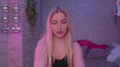 holly_molly8 online show from 10.02.25