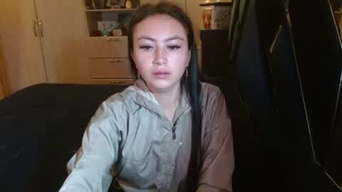 Snapshot of holly_rose69 chatting on 06.25.26 Holly online show from 06.25.26
