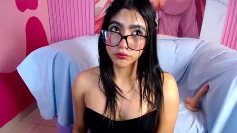 Snapshot of holly_watson_ chatting on 06.27.26 Holly Wastson online show from 06.27.26