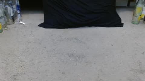 Holly Hawkes online show from 02.06.25