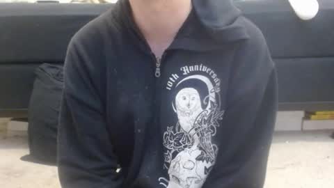 Holly Hawkes online show from 03.05.25