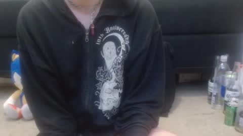 Holly Hawkes online show from 09.16.25