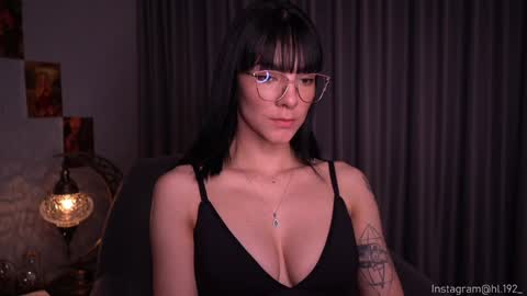 Holly Linder online show from 01.08.25