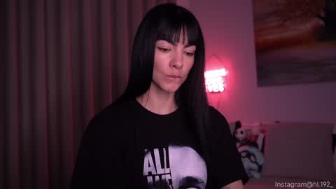 Holly Linder online show from 01.30.25