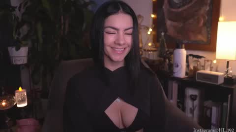 Holly Linder online show from 12.17.25