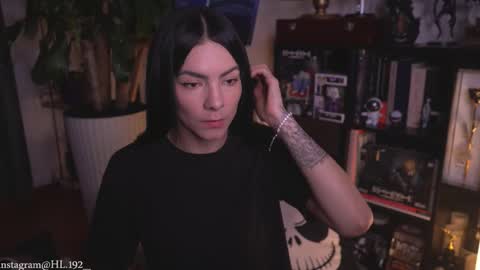 Holly Linder online show from 03.12.26