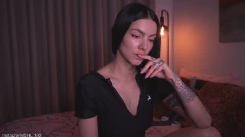 Snapshot of hollylinder_ chatting on 06.25.26 Holly Linder online show from 06.25.26