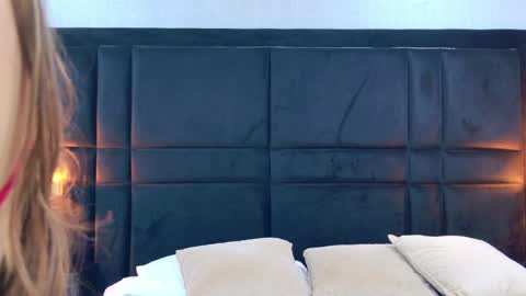 Snapshot of hollyolson chatting on 05.05.26 Holly online show from 05.05.26