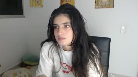 hollyshit_ online show from 02.28.25