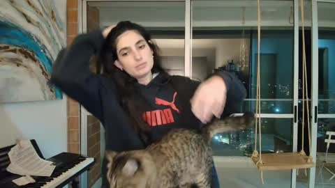 hollyshit_ online show from 11.04.25