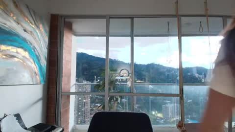 hollyshit_ online show from 11.17.25