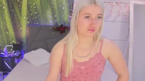 HollyTaillor online show from 01.06.26