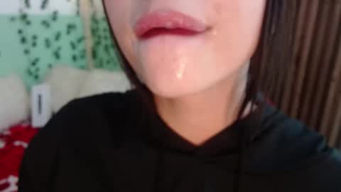 Snapshot of hollyxx_ chatting on 01.09.25 holly online show from 01.09.25