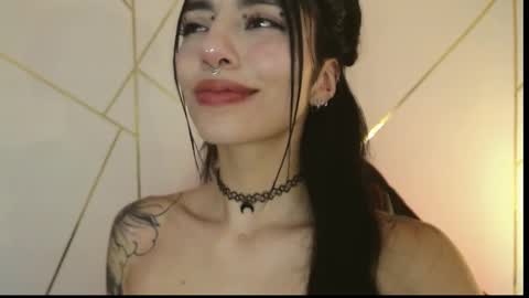 Snapshot of hollyxx_ chatting on 02.25.25 holly online show from 02.25.25