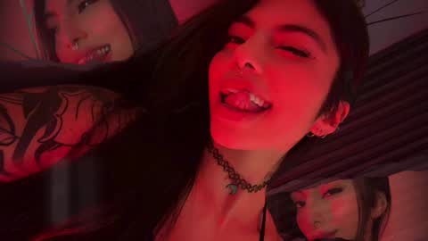 Snapshot of hollyxx_ chatting on 03.03.25 holly online show from 03.03.25
