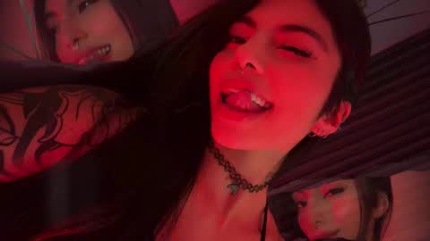 Snapshot of hollyxx_ chatting on 03.05.25 holly online show from 03.05.25