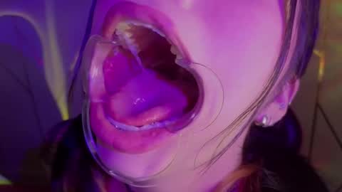 holly online show from 02.10.26