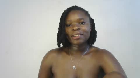 Snapshot of holy_ebony chatting on 04.19.26 holy_ebony online show from 04.19.26
