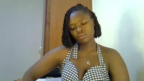 Snapshot of holy_ebony chatting on 04.28.26 holy_ebony online show from 04.28.26