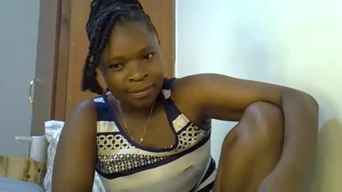 Snapshot of holy_ebony chatting on 05.07.26 holy_ebony online show from 05.07.26