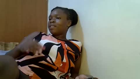 Snapshot of holy_ebony chatting on 05.10.26 holy_ebony online show from 05.10.26