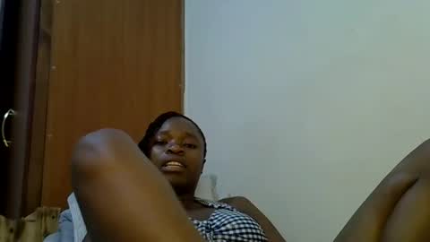 Snapshot of holy_ebony chatting on 05.11.26 holy_ebony online show from 05.11.26