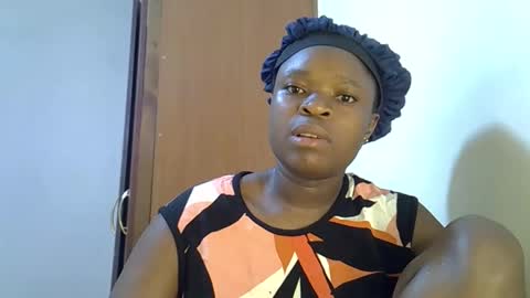 Snapshot of holy_ebony chatting on 05.18.26 holy_ebony online show from 05.18.26