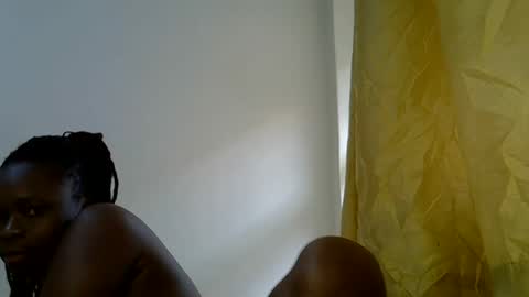 Snapshot of holy_ebony chatting on 06.01.26 holy_ebony online show from 06.01.26