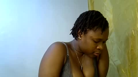 Snapshot of holy_ebony chatting on 06.05.26 holy_ebony online show from 06.05.26