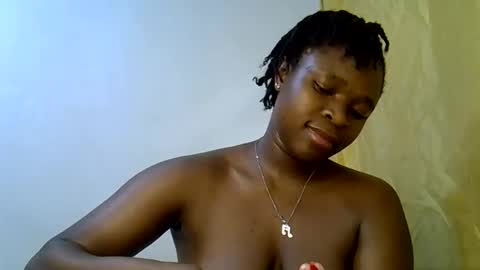 Snapshot of holy_ebony chatting on 06.06.26 holy_ebony online show from 06.06.26