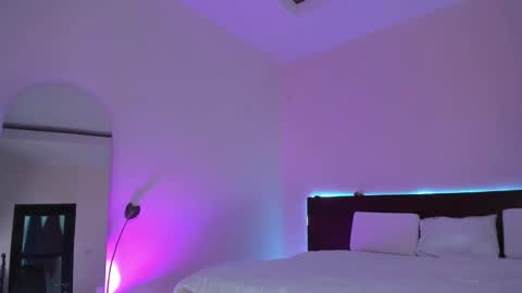 Kira Purrr online show from 02.14.25