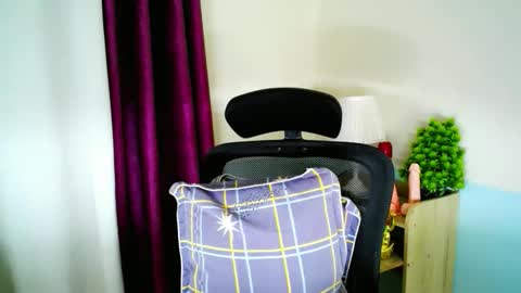 Snapshot of holy_maxine chatting on 02.03.26 holy_maxine online show from 02.03.26
