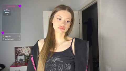 Snapshot of holybabe342 chatting on 01.10.25 Vio online show from 01.10.25