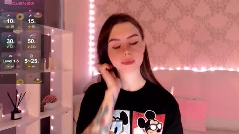 Mia online show from 09.19.25