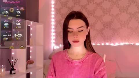 Mia online show from 09.22.25