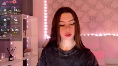 Mia online show from 10.10.25