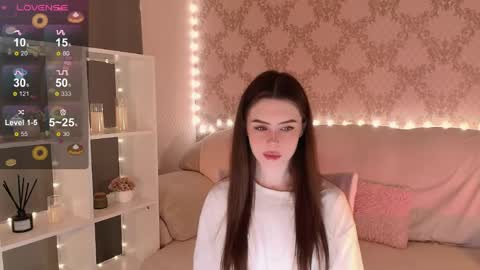 Snapshot of holymiax chatting on 04.19.26 Mia online show from 04.19.26