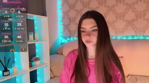 Snapshot of holymiax chatting on 05.24.26 Mia online show from 05.24.26